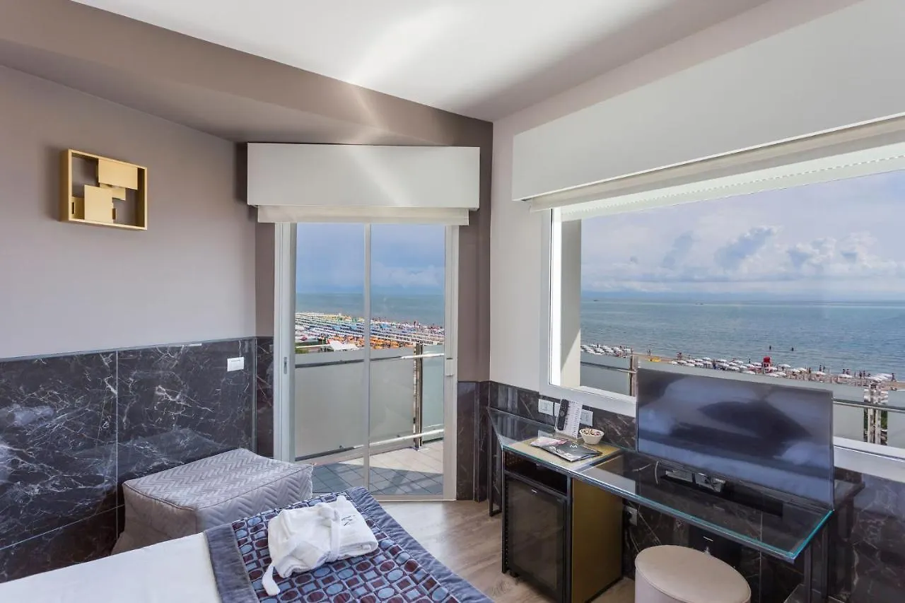 Hotel Michelangelo Riccione 4*,
